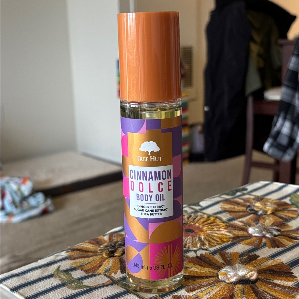 Cinnamon Dolce Body Oil Tree Hut - Picture 2 of 4